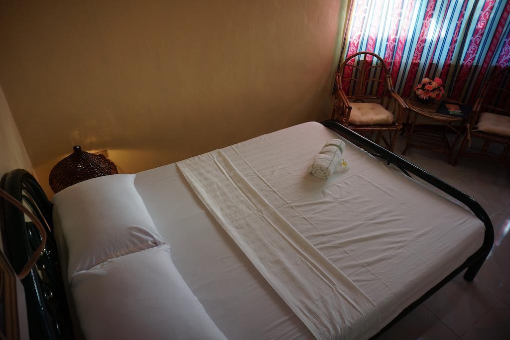 Rama International Beach Resort Botolan Room photo